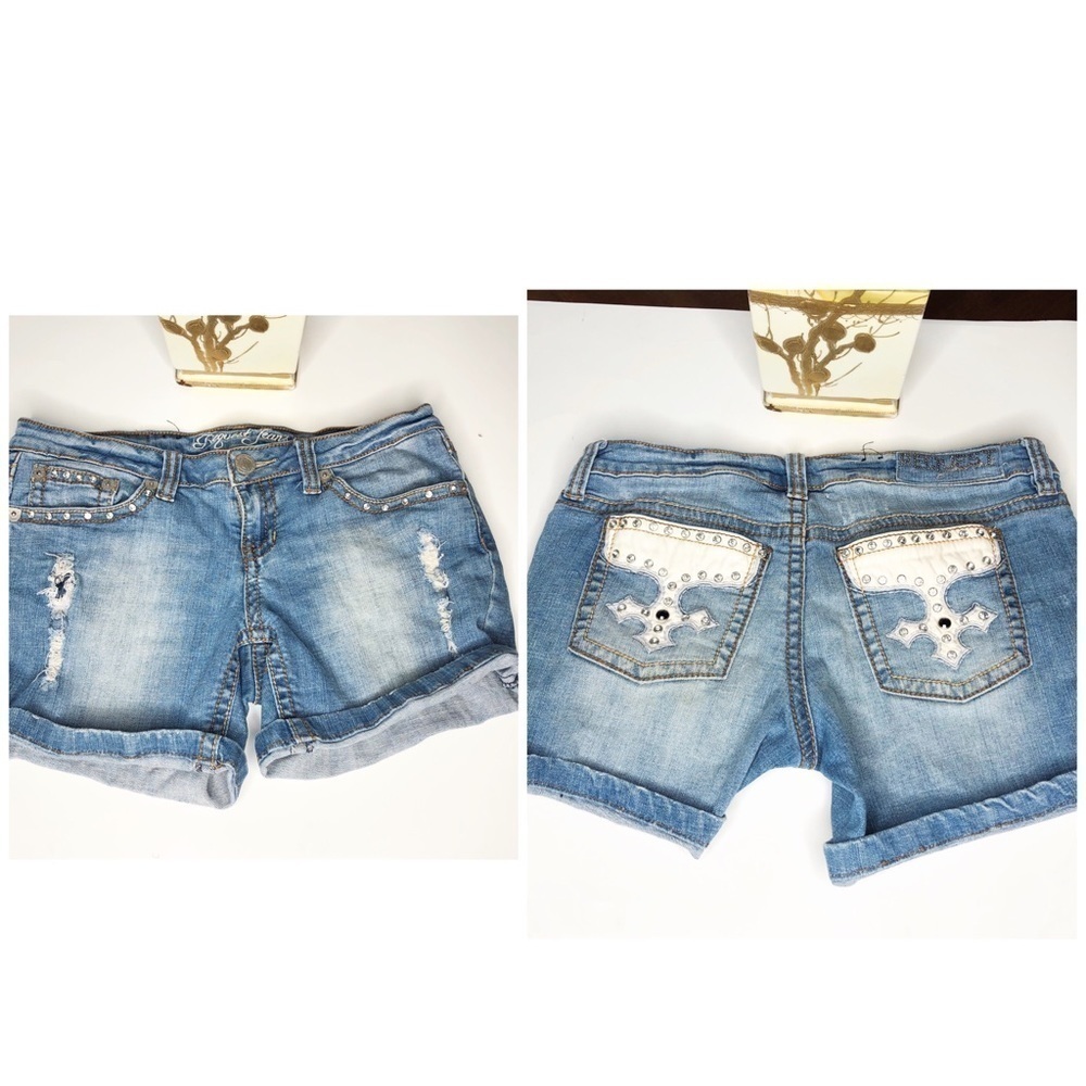 Request JEANS light wash denim shorts. Size 29